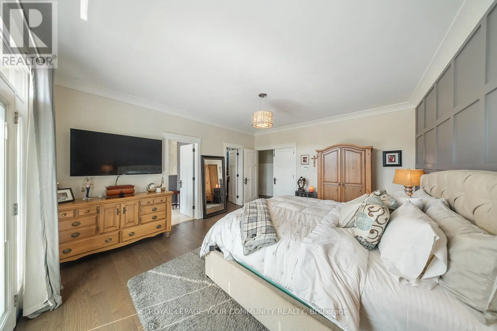 6 CREEKSIDE COURT