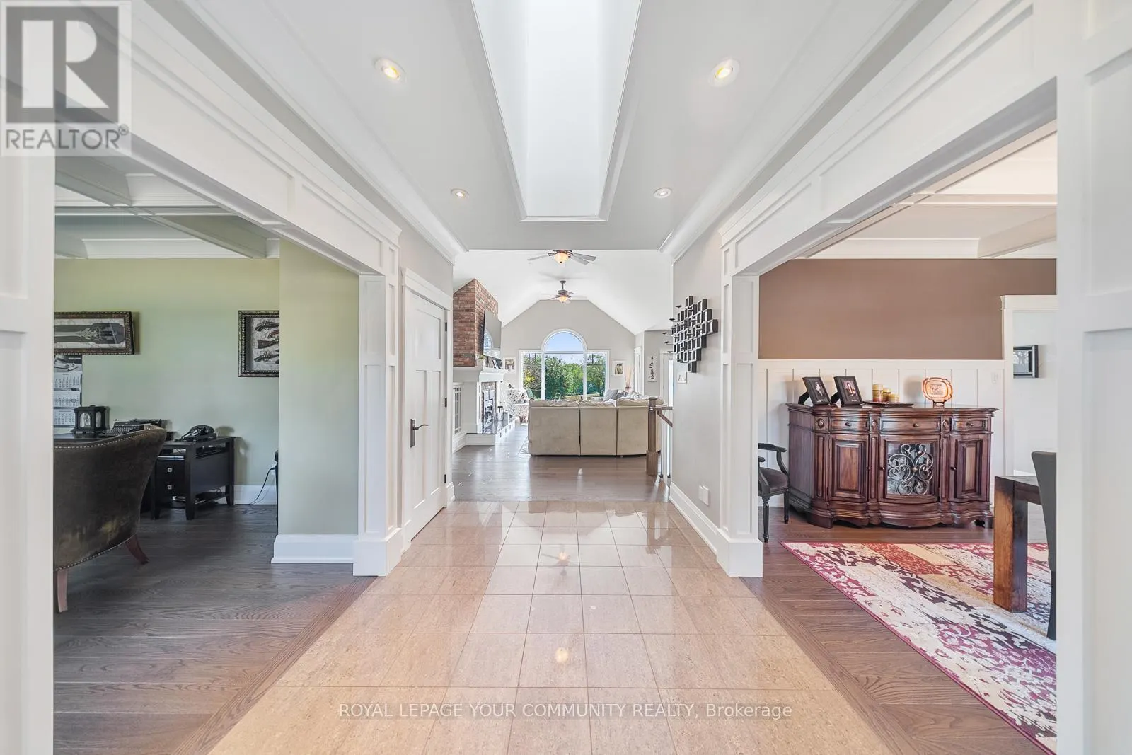 6 CREEKSIDE COURT