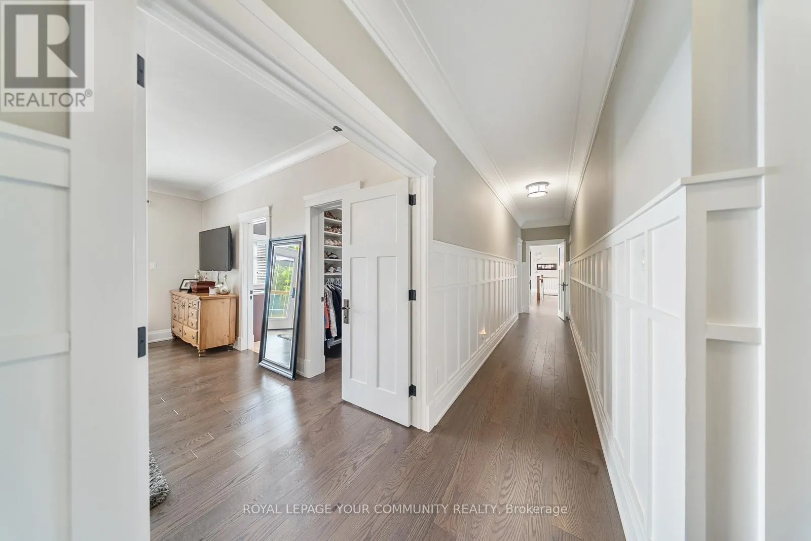 6 CREEKSIDE COURT