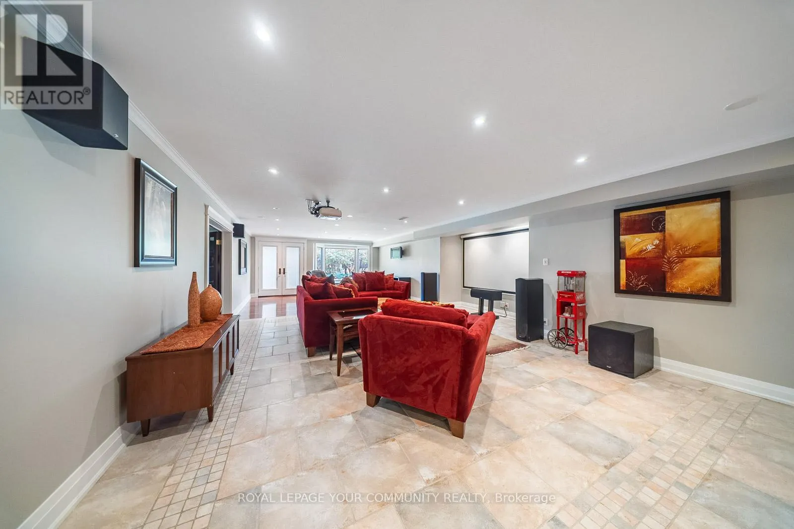 6 CREEKSIDE COURT