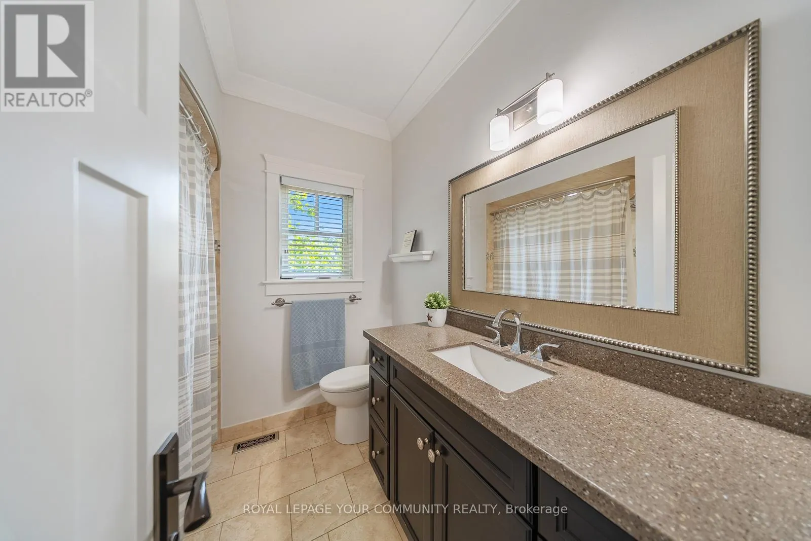 6 CREEKSIDE COURT