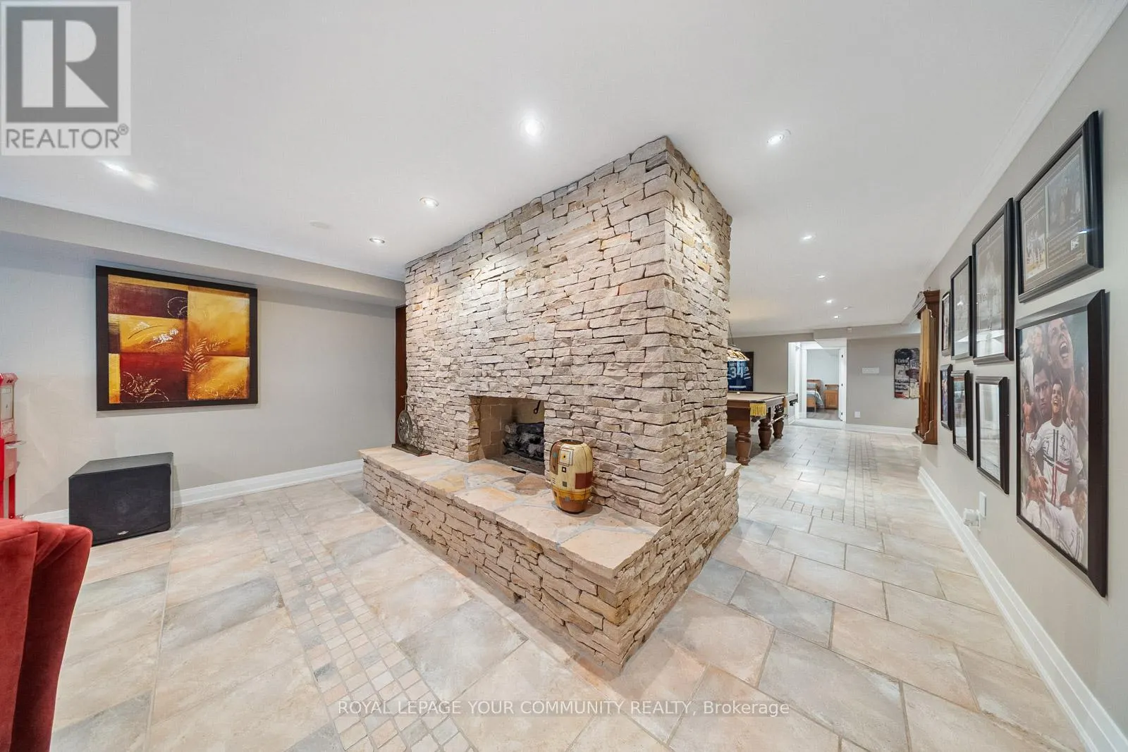 6 CREEKSIDE COURT