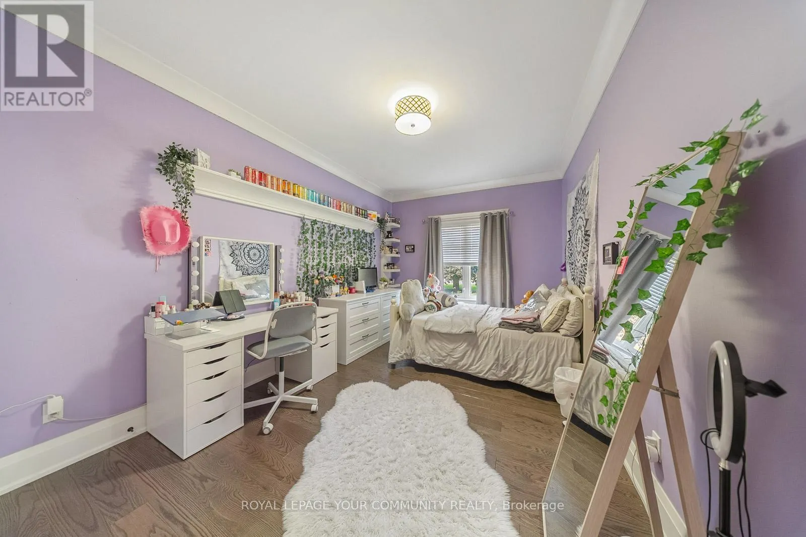 6 CREEKSIDE COURT