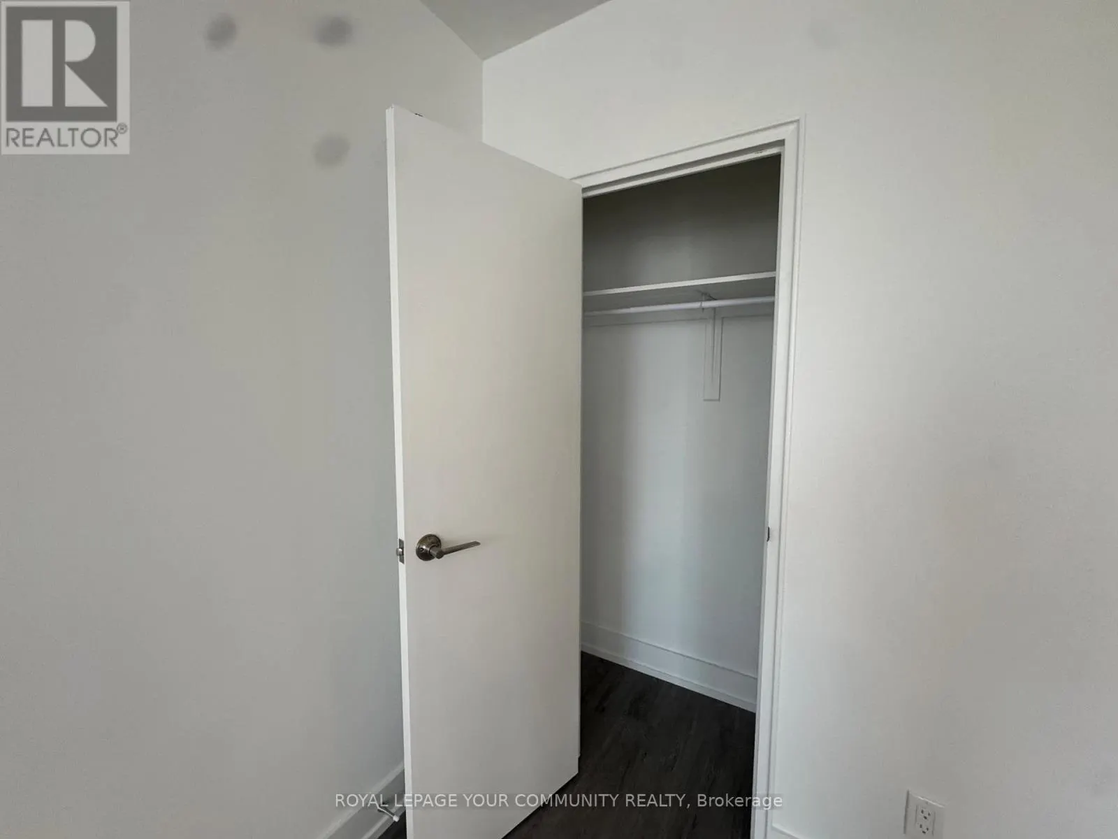 0505 - 135 TYNDALL AVENUE