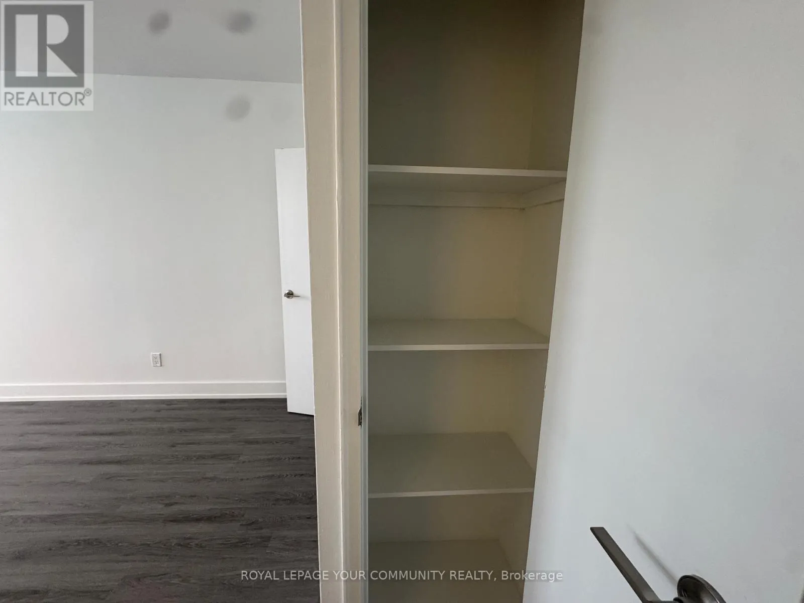 0505 - 135 TYNDALL AVENUE