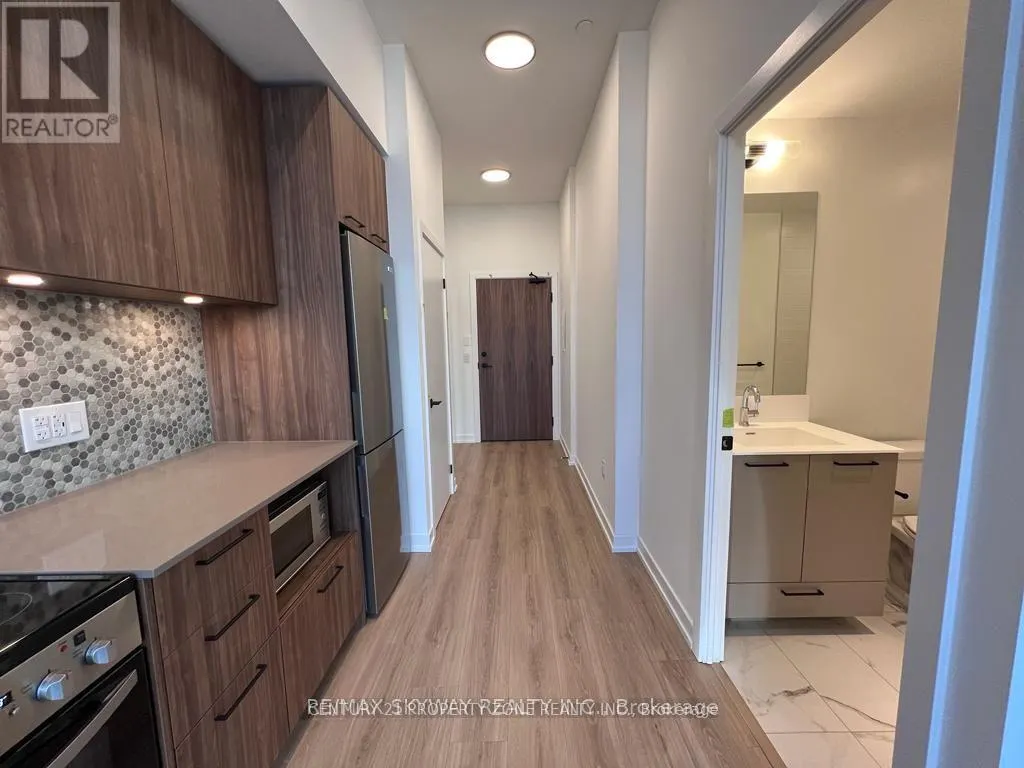 101 - 10 LAGERFIELD DRIVE