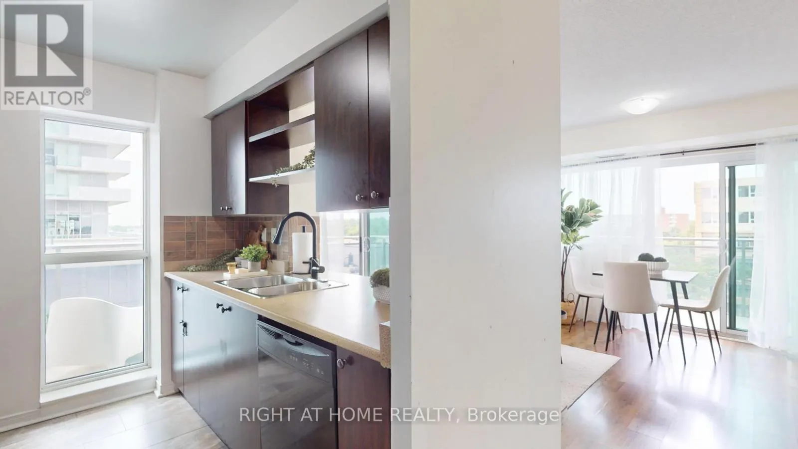 509 - 215 QUEEN STREET E