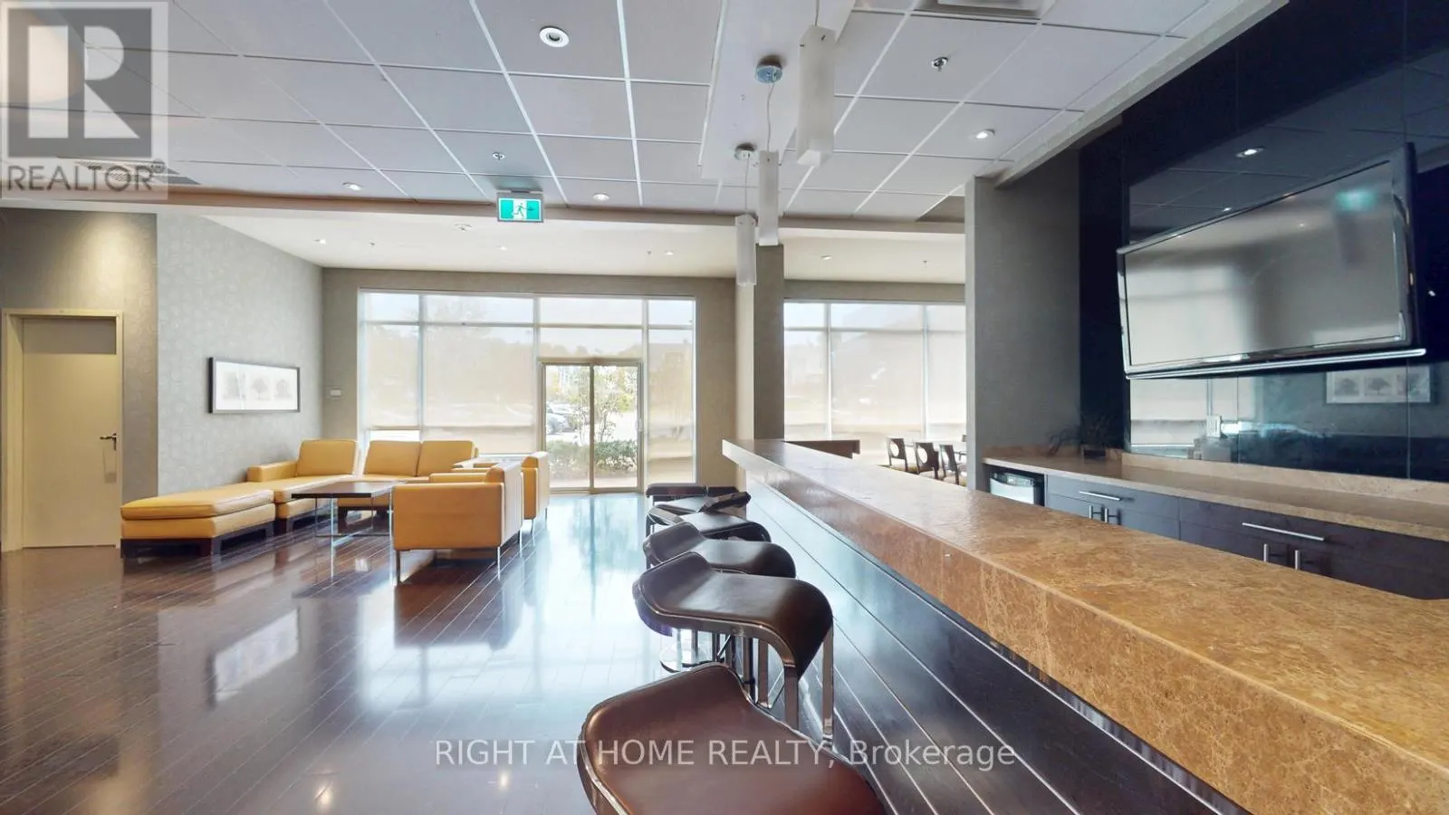 509 - 215 QUEEN STREET E