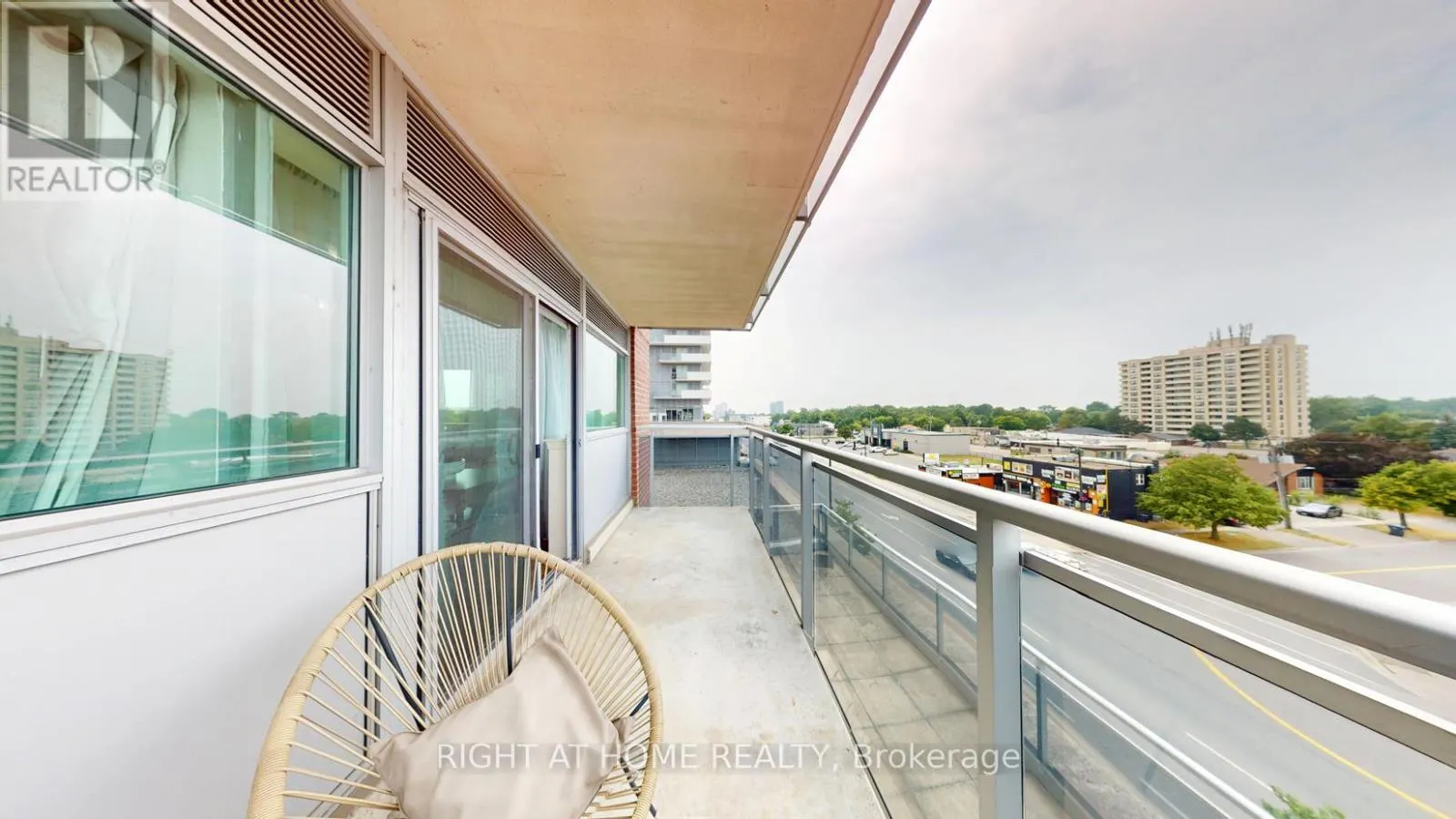 509 - 215 QUEEN STREET E