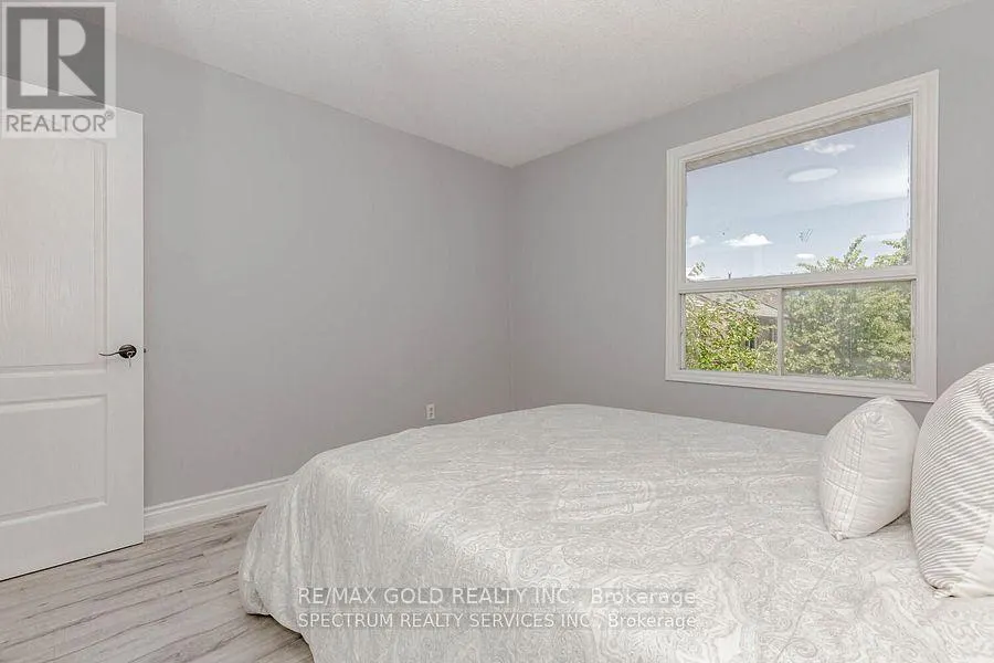 8 NORBROOK CRESCENT