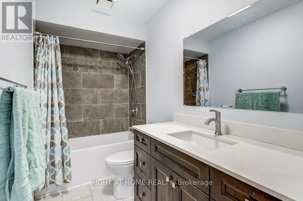 195 HOWARD CRESCENT