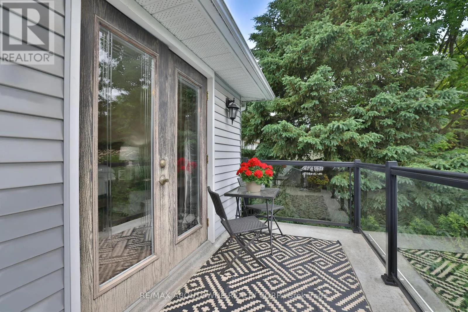 4220 SPRUCE AVENUE