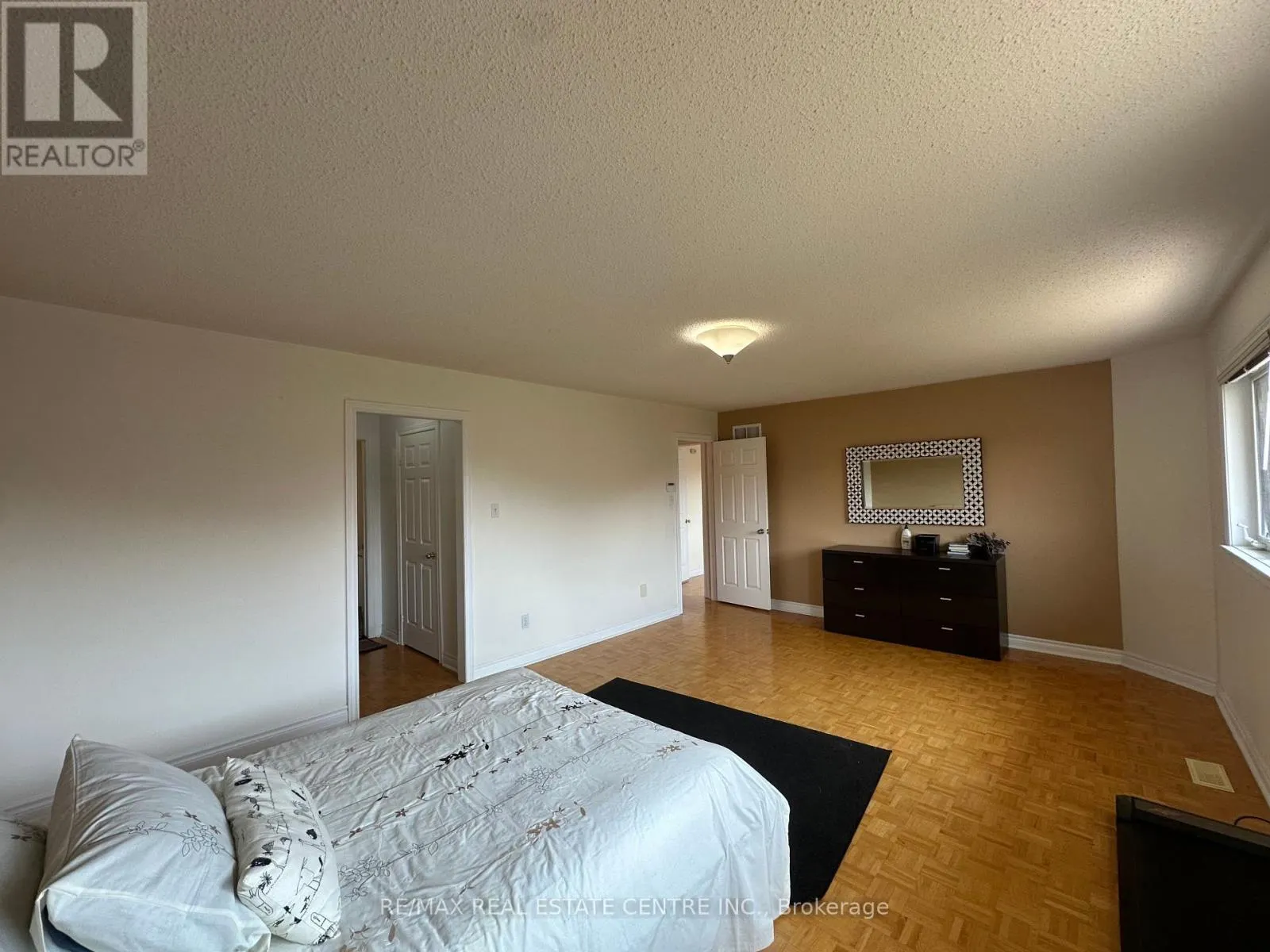 5080 FALLINGBROOK DRIVE