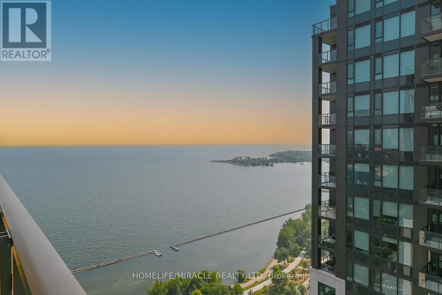 3811 - 1926 LAKESHORE BOULEVARD