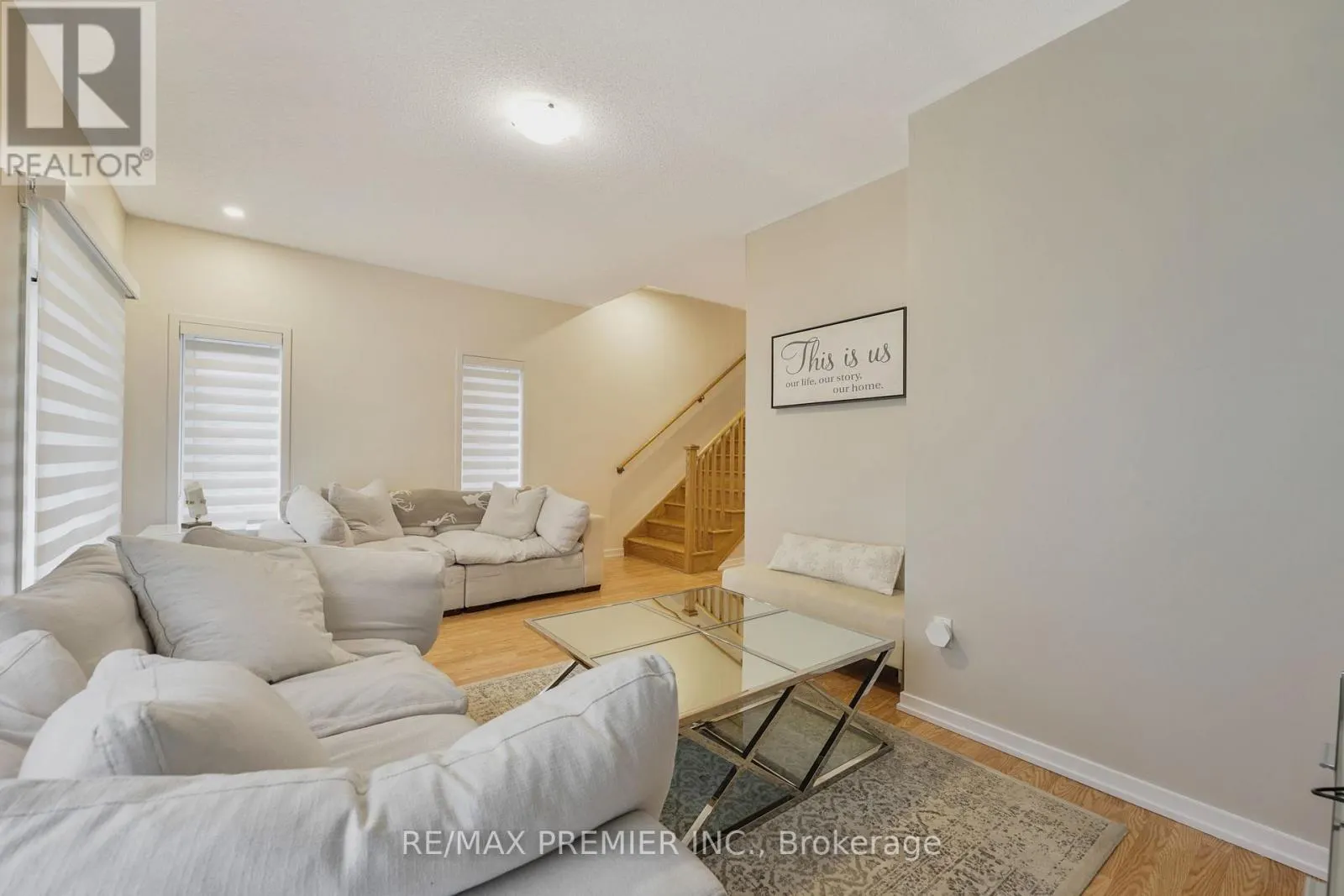 12 HEATHROW LANE