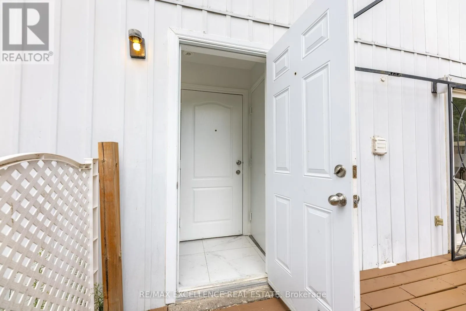20 HEDGESON COURT