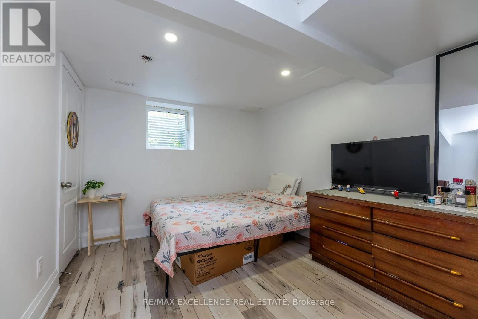 20 HEDGESON COURT