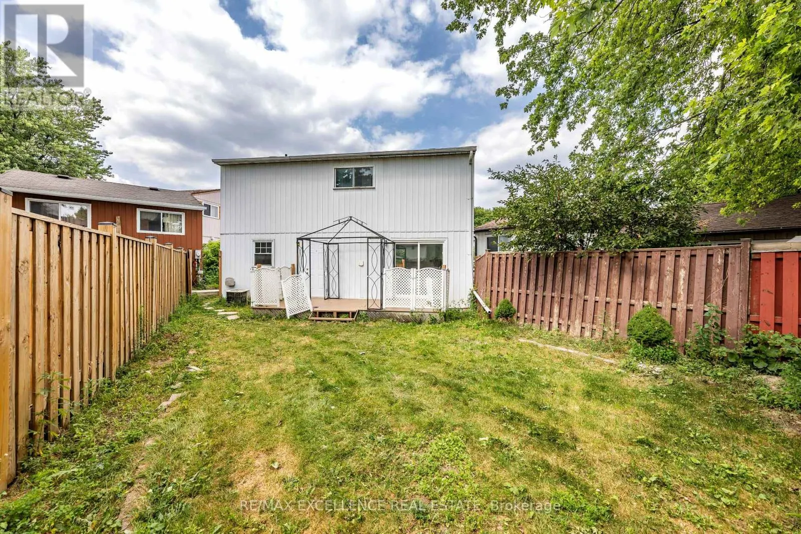 20 HEDGESON COURT