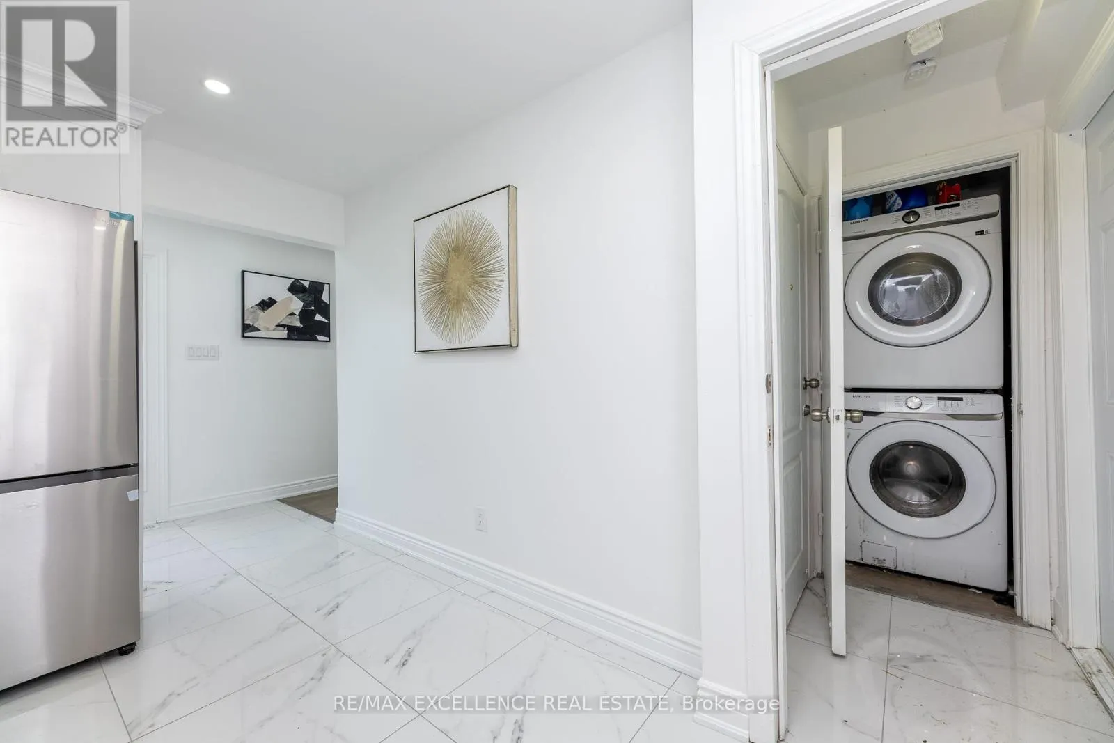 20 HEDGESON COURT