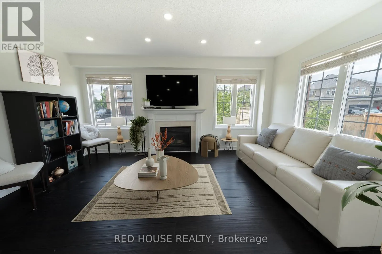 78 PASSFIELD TRAIL