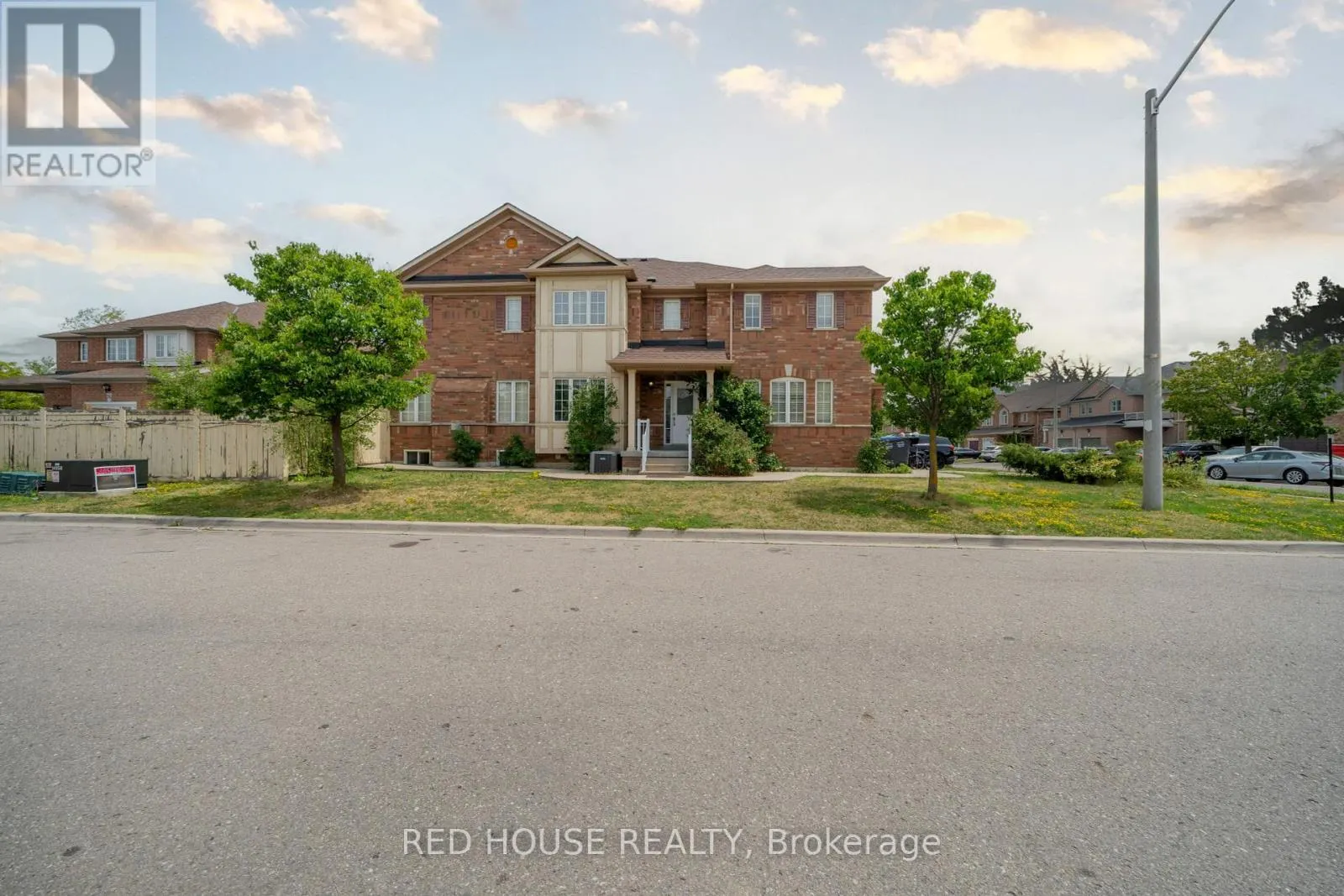 78 PASSFIELD TRAIL