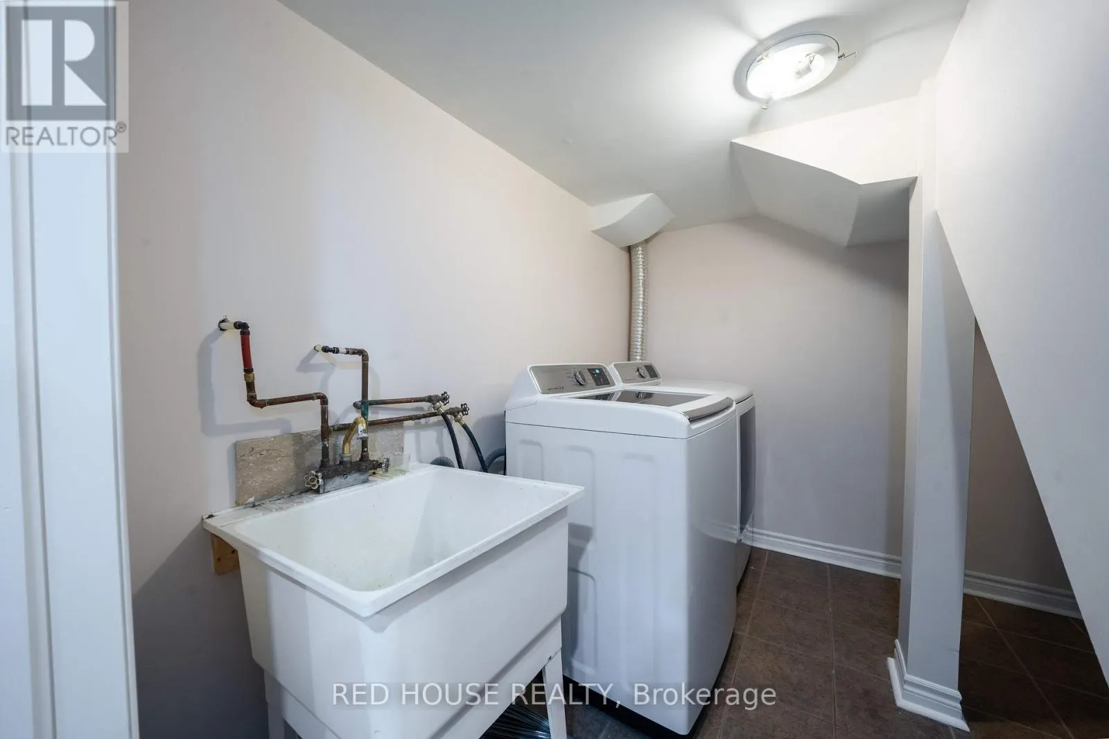 78 PASSFIELD TRAIL