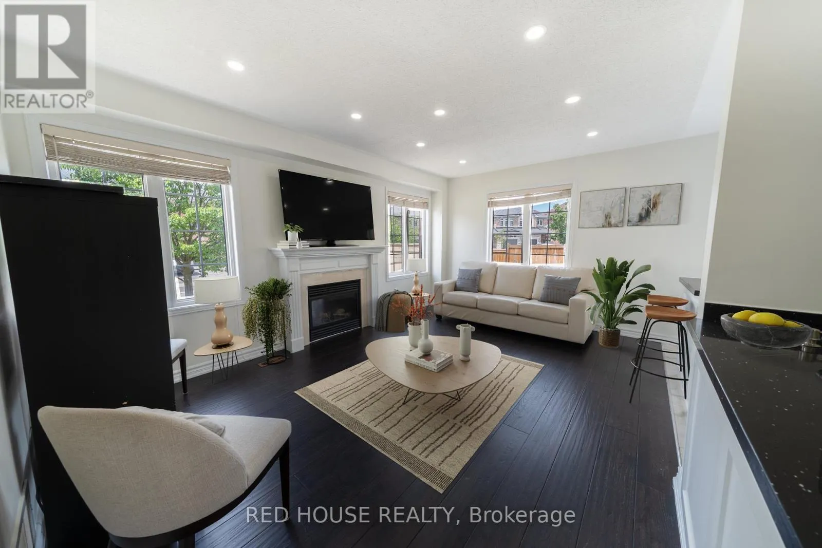 78 PASSFIELD TRAIL