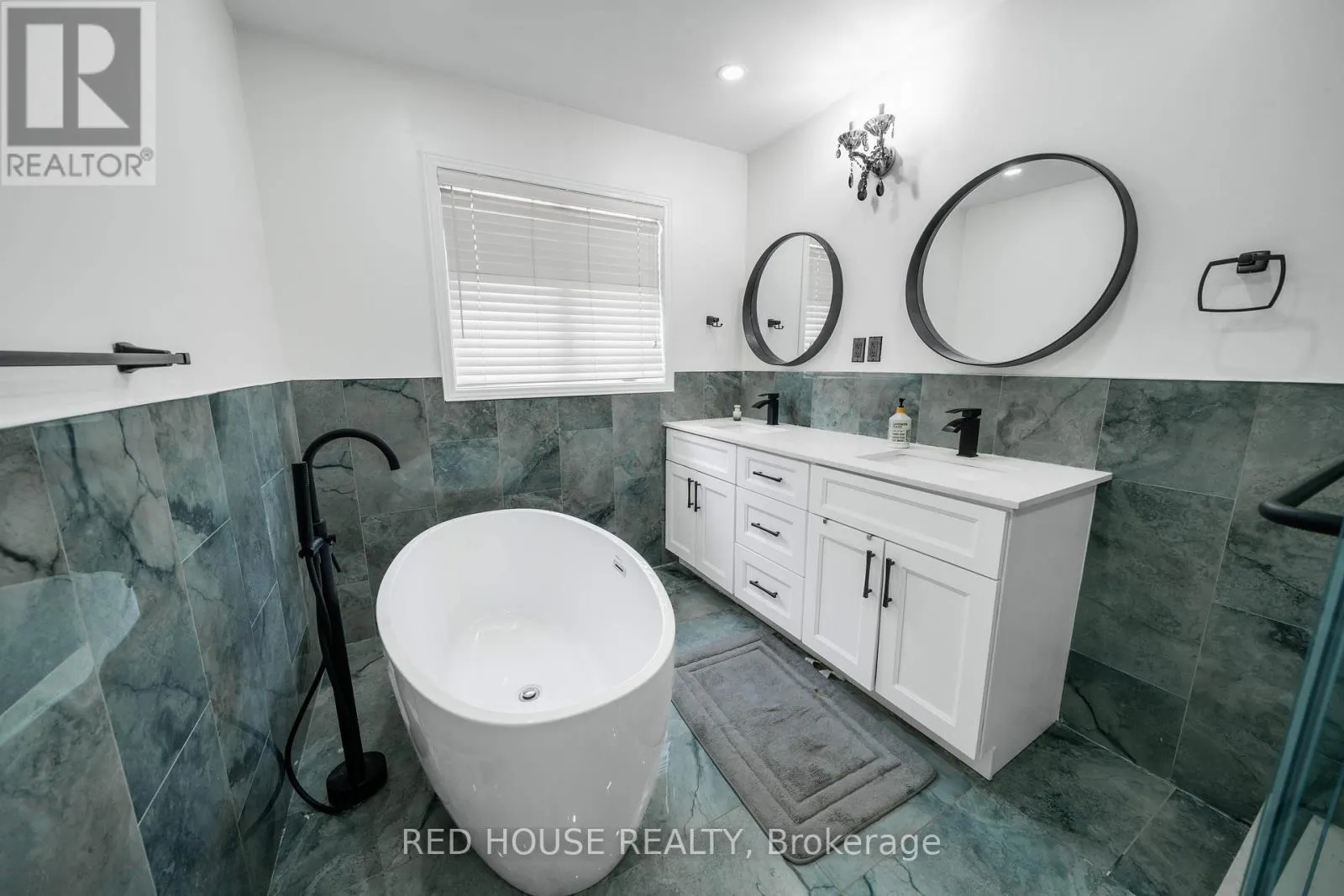 78 PASSFIELD TRAIL
