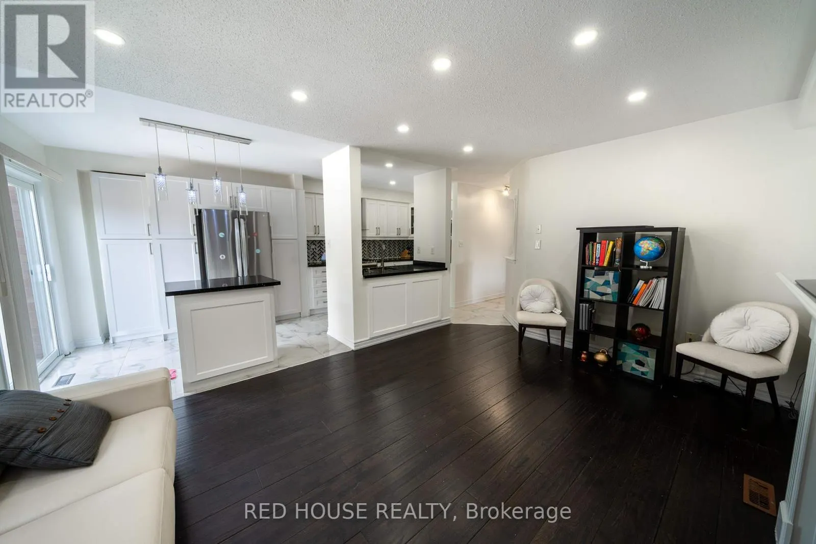 78 PASSFIELD TRAIL
