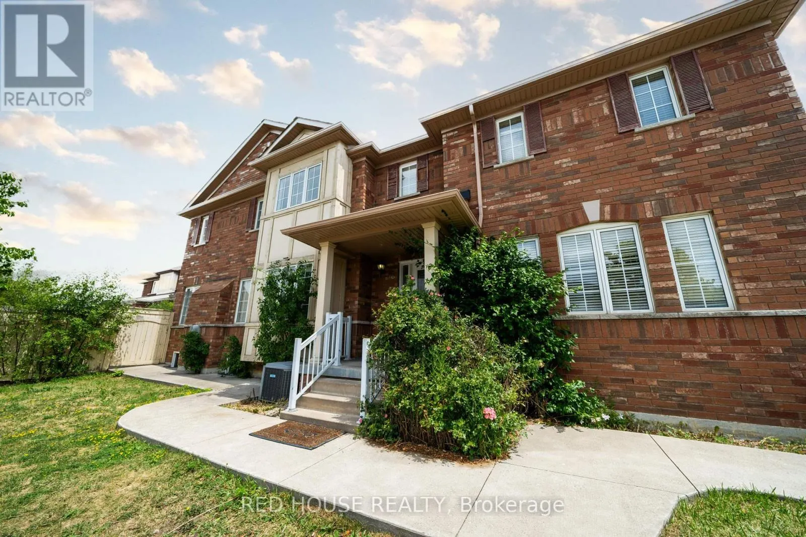 78 PASSFIELD TRAIL