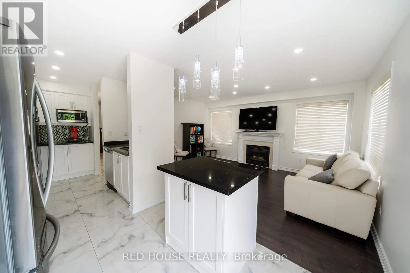 78 PASSFIELD TRAIL