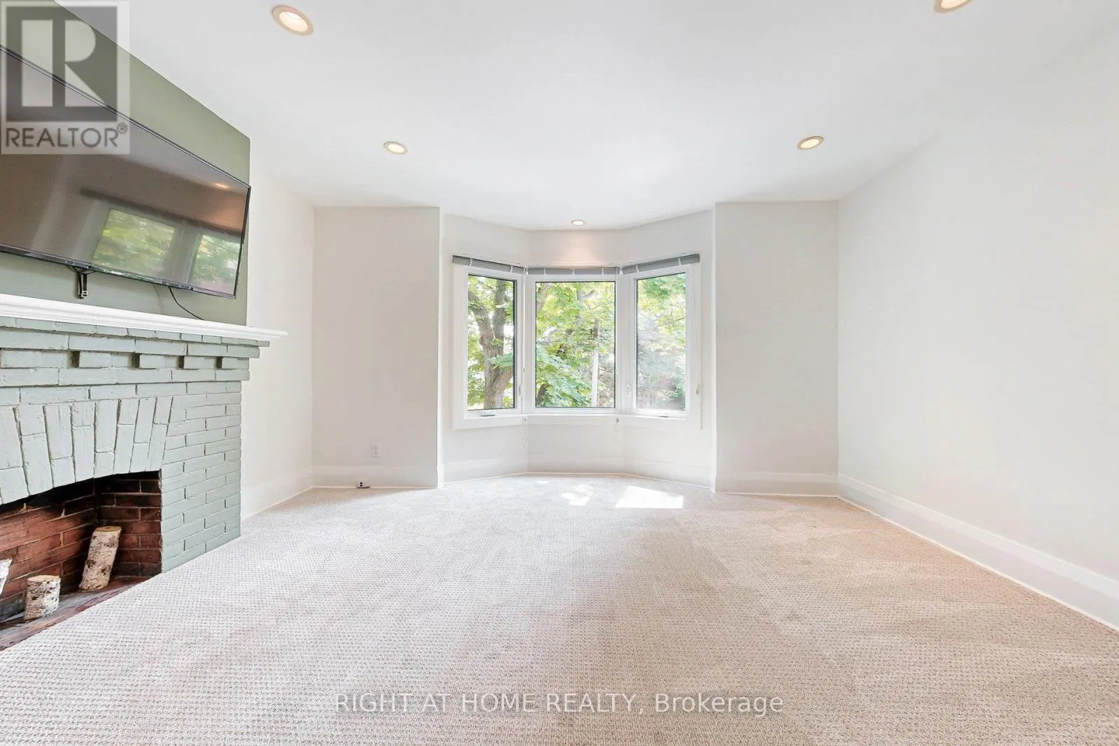 UPPER - 28 PEARSON AVENUE