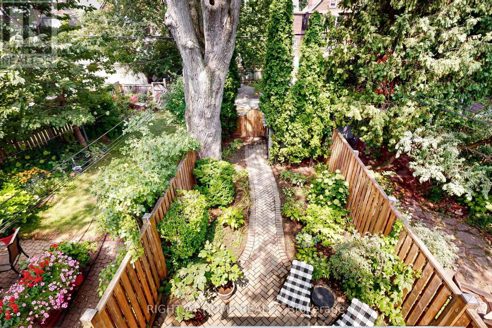 UPPER - 28 PEARSON AVENUE