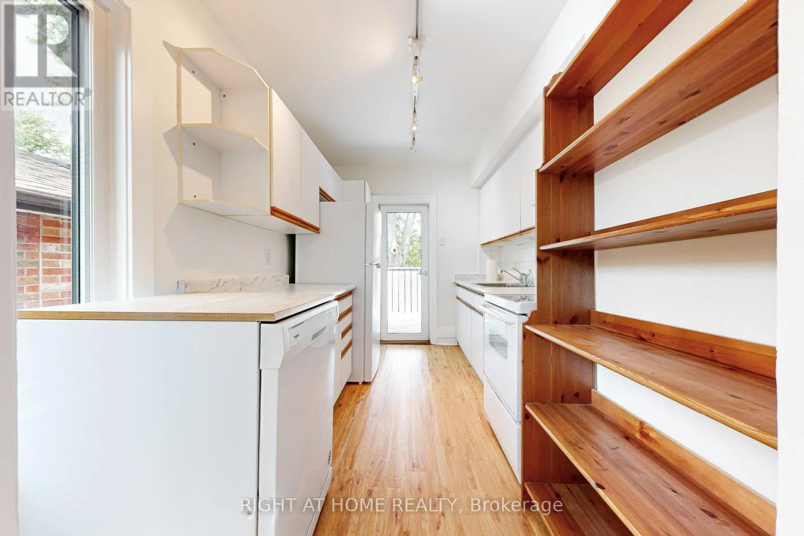 UPPER - 28 PEARSON AVENUE