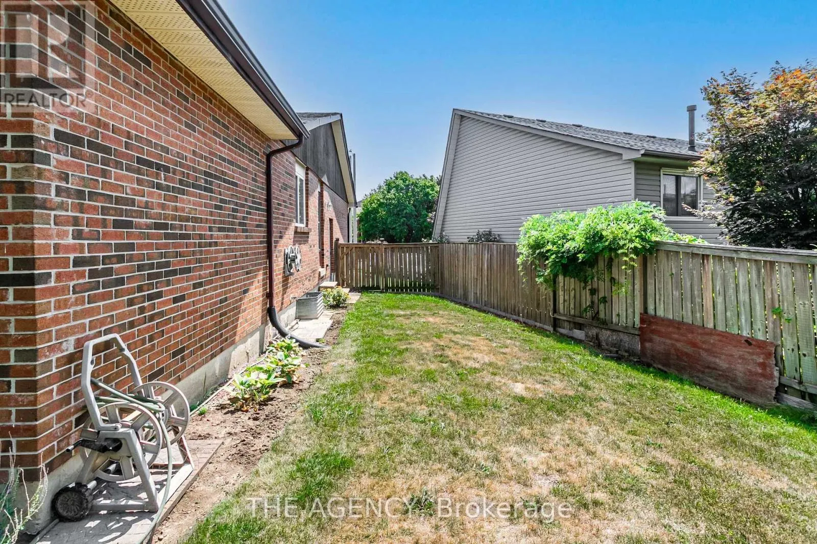 84 BLACKTHORN LANE