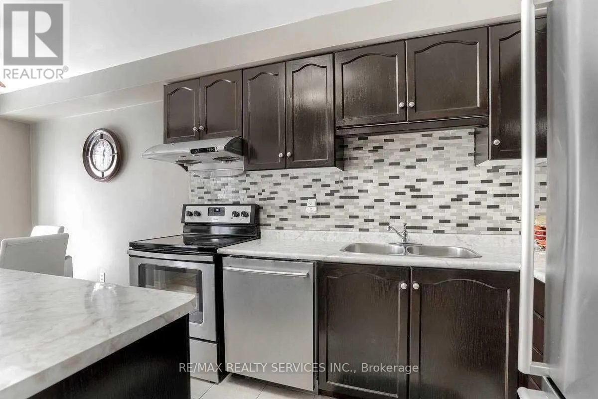 6888 DILLINGWOOD DRIVE