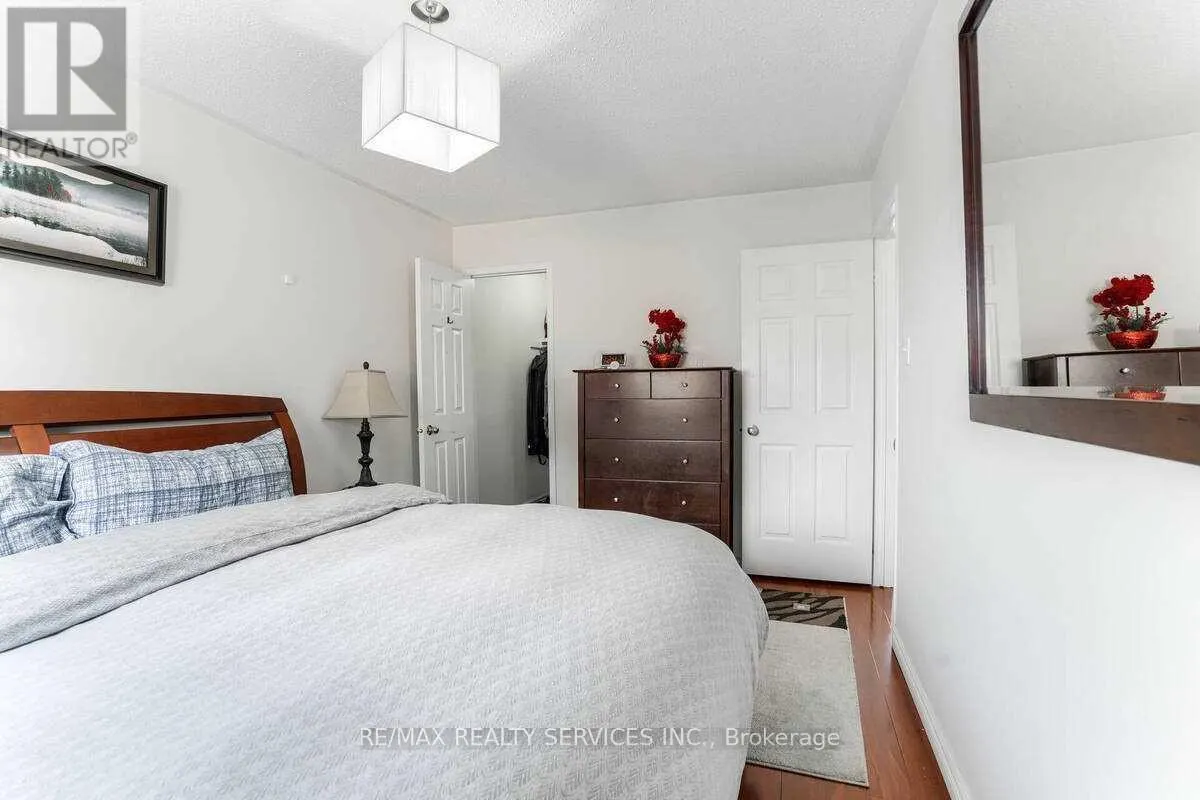 6888 DILLINGWOOD DRIVE