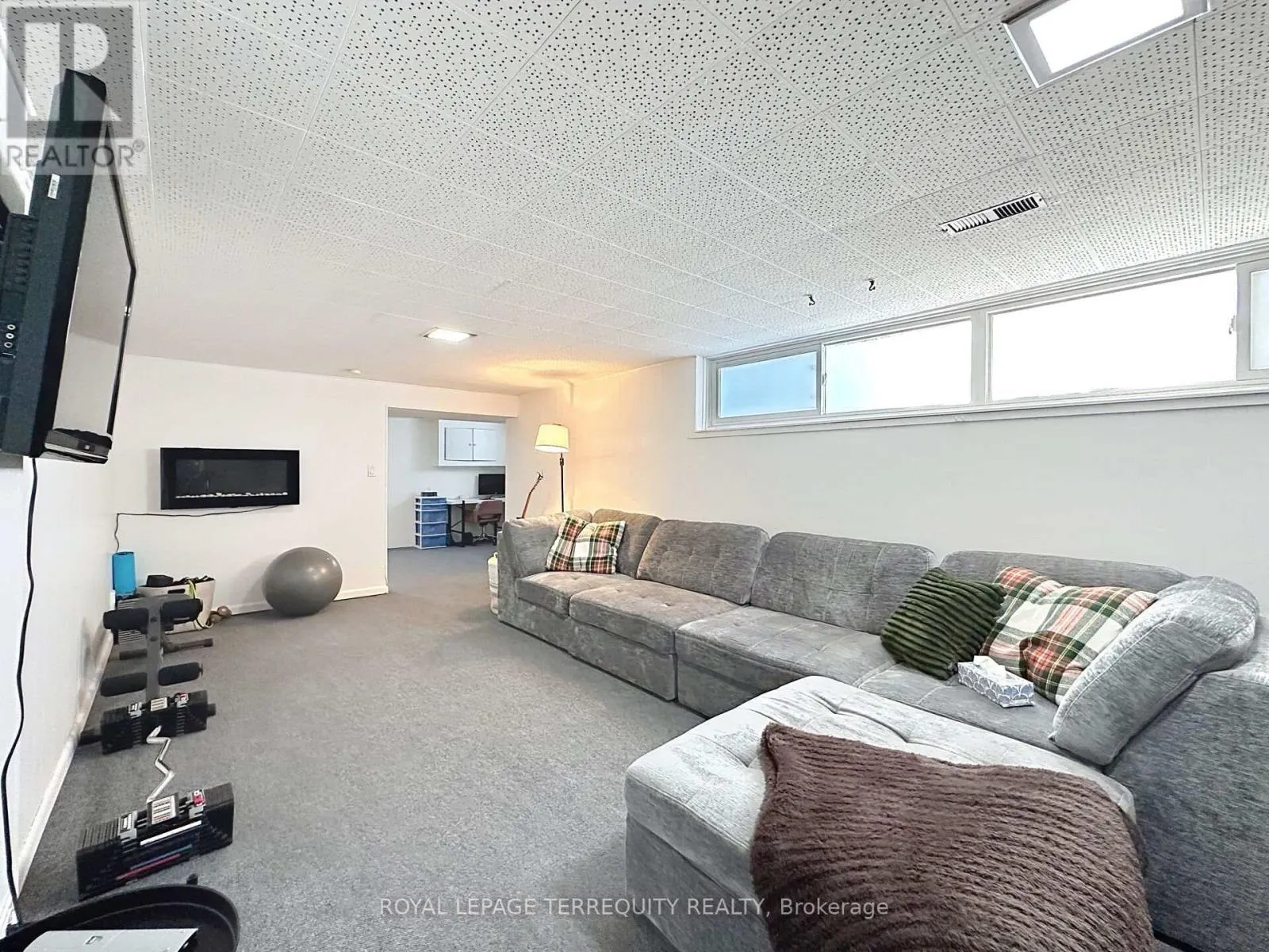 16 PAGEBROOK DRIVE