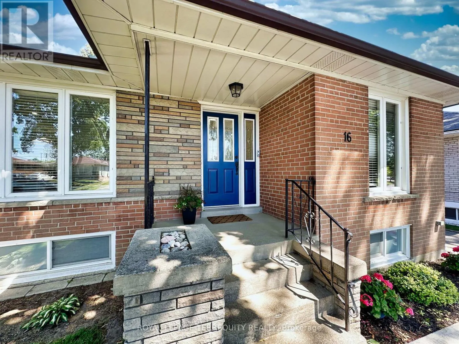 16 PAGEBROOK DRIVE