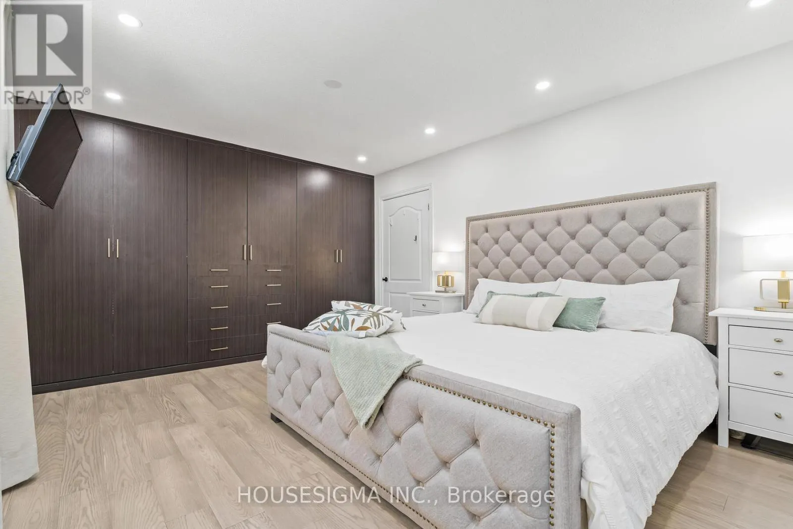 4212 POWDERHORN CRESCENT