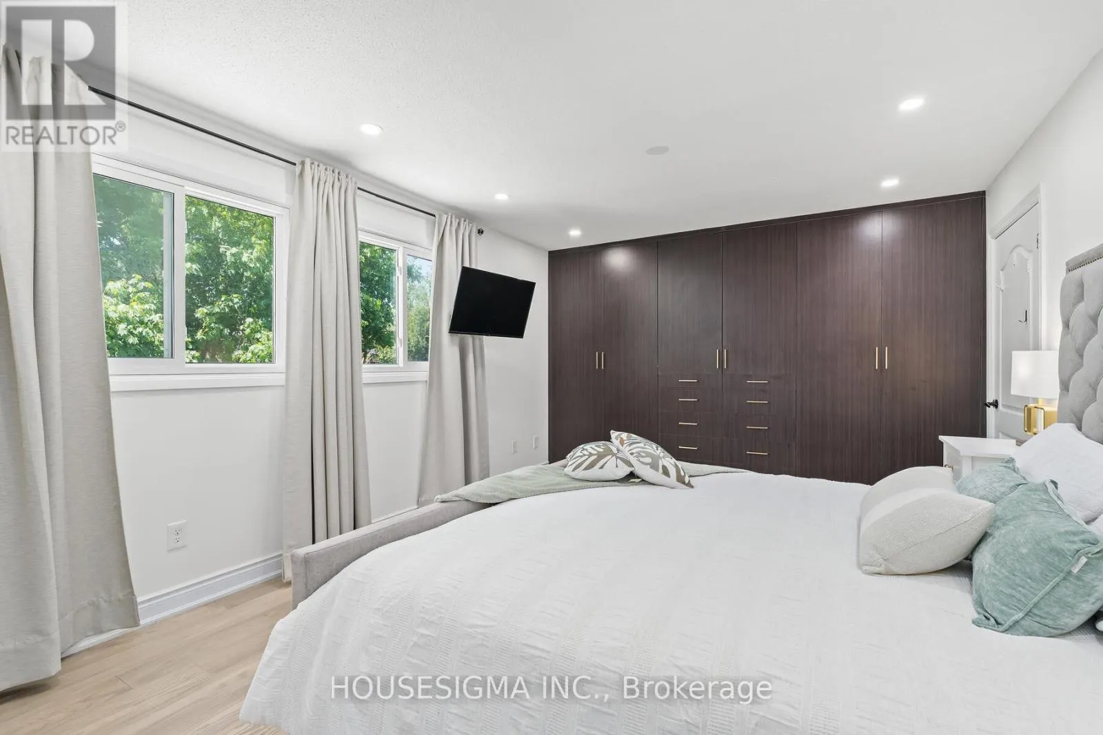 4212 POWDERHORN CRESCENT