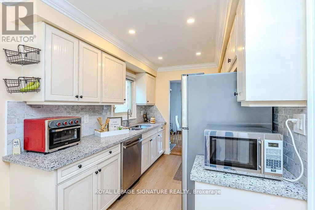4726 ANTELOPE CRESCENT