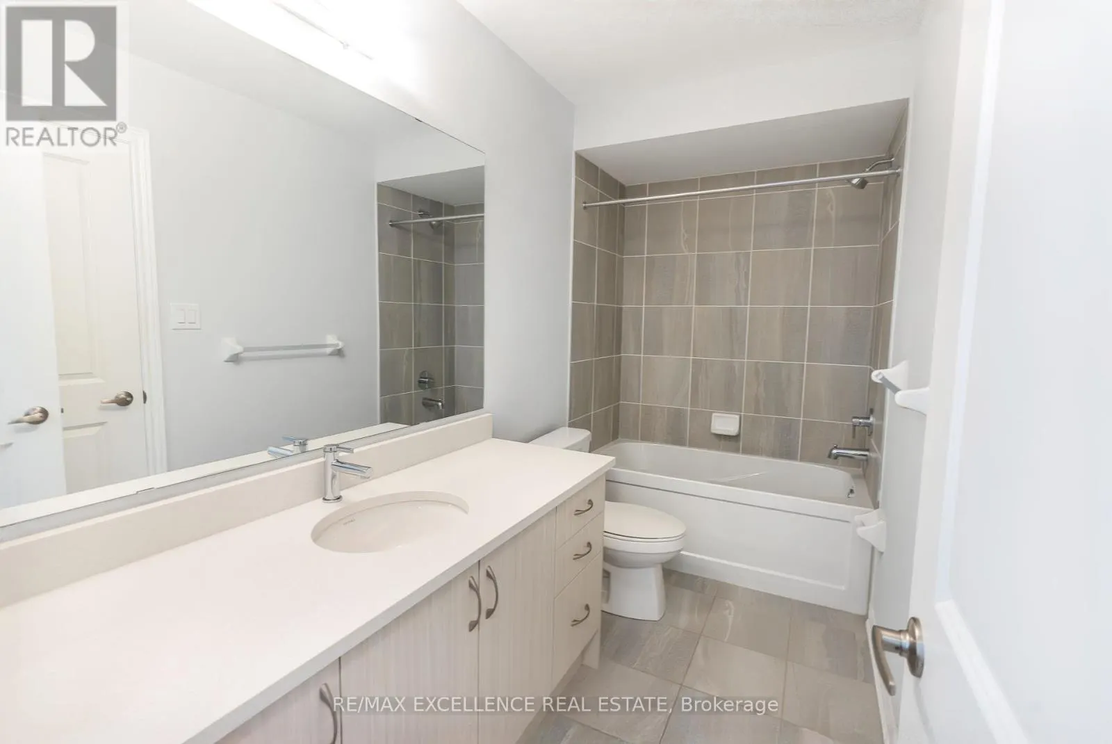 28 BLUESTONE CRESCENT