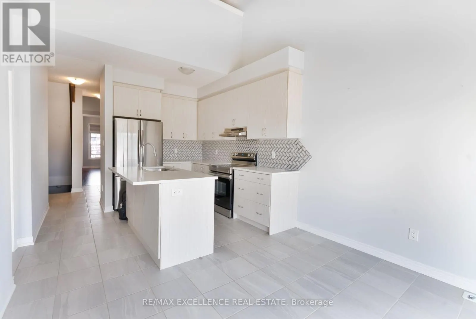 28 BLUESTONE CRESCENT
