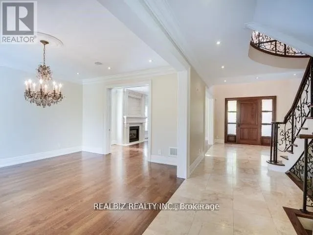 540 LAKESHORE ROAD E