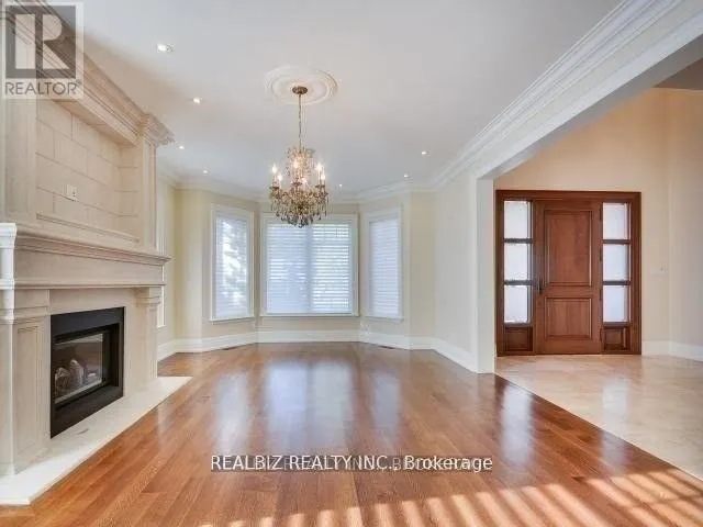 540 LAKESHORE ROAD E