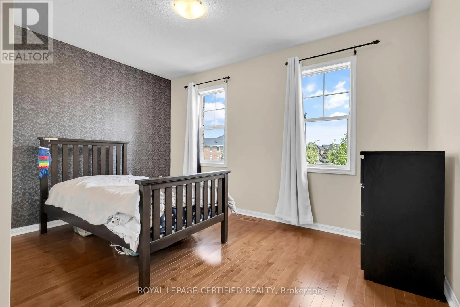 34 TAWNIE (UPPER) CRESCENT