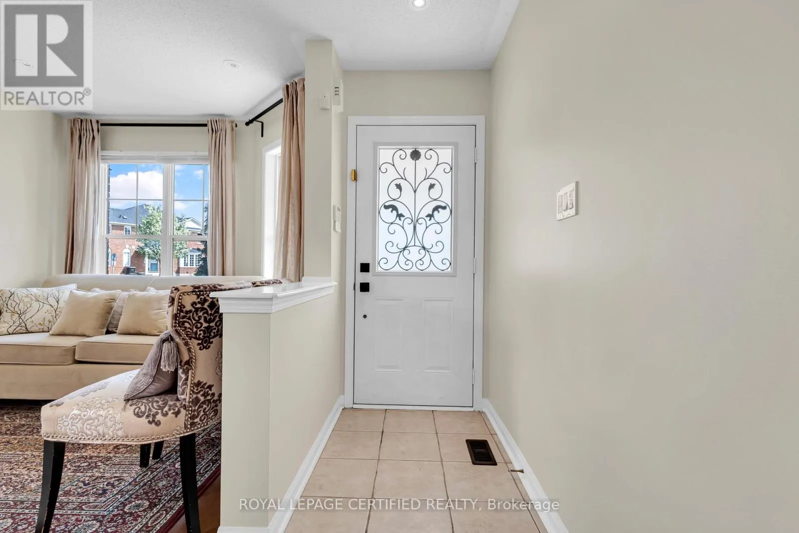34 TAWNIE (UPPER) CRESCENT