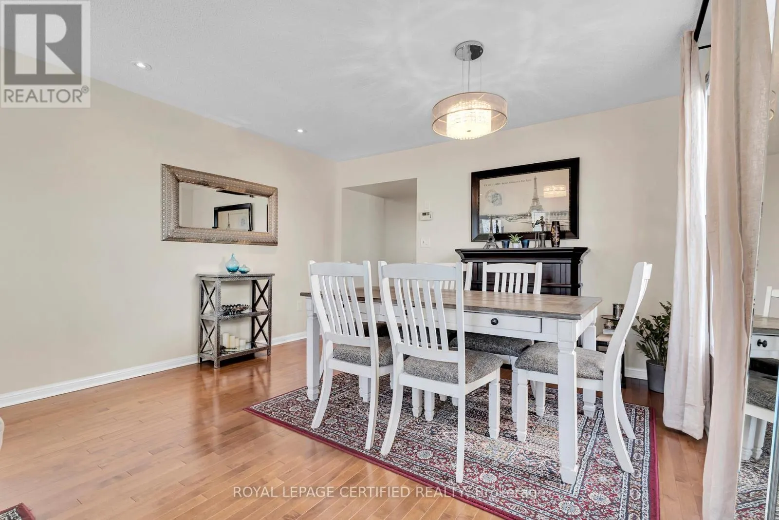 34 TAWNIE (UPPER) CRESCENT