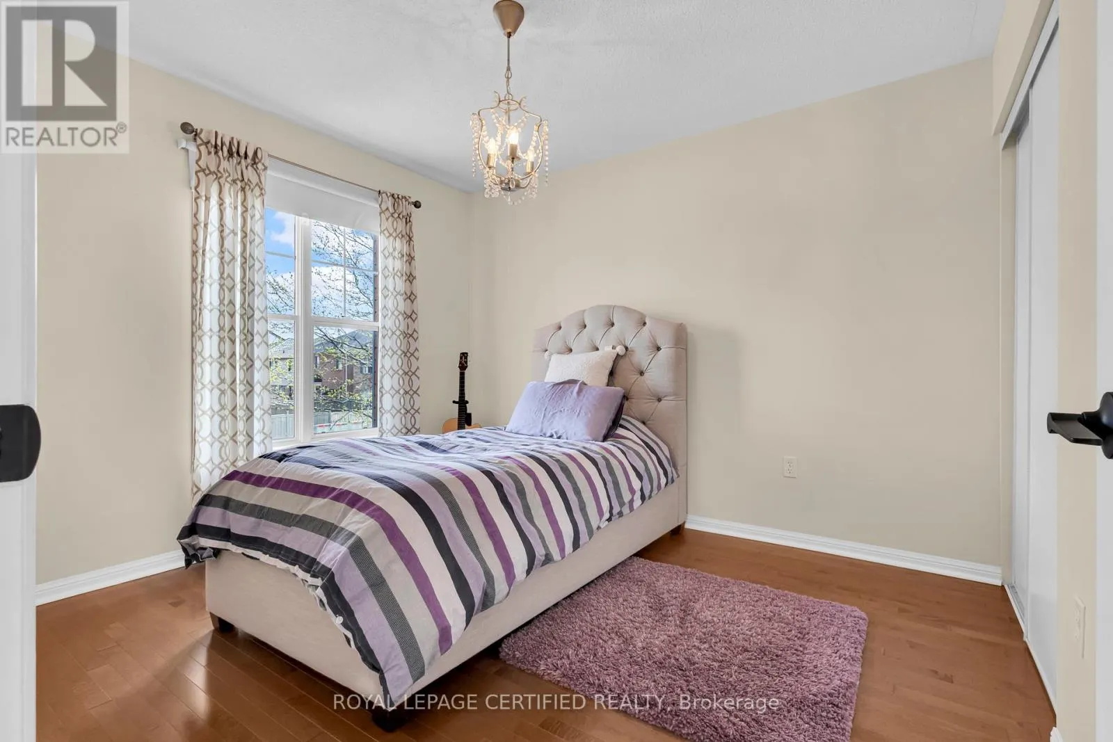 34 TAWNIE (UPPER) CRESCENT
